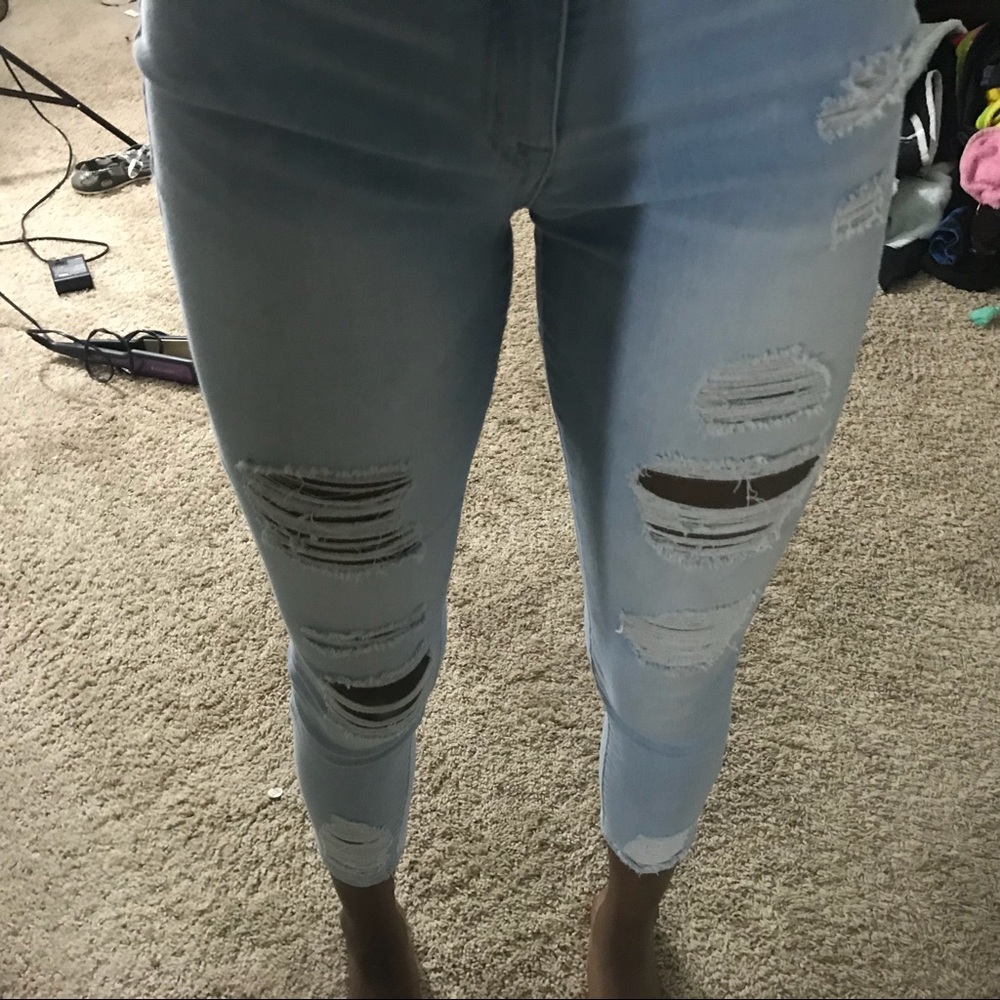 ripped jeans!!